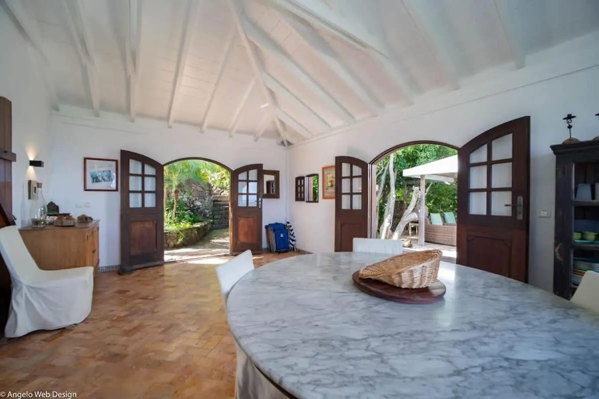 Luxurious Meditation Villa In Marigot Hills