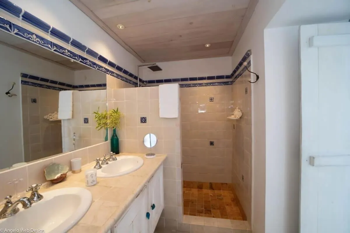 Luxurious Meditation Villa In Marigot Hills